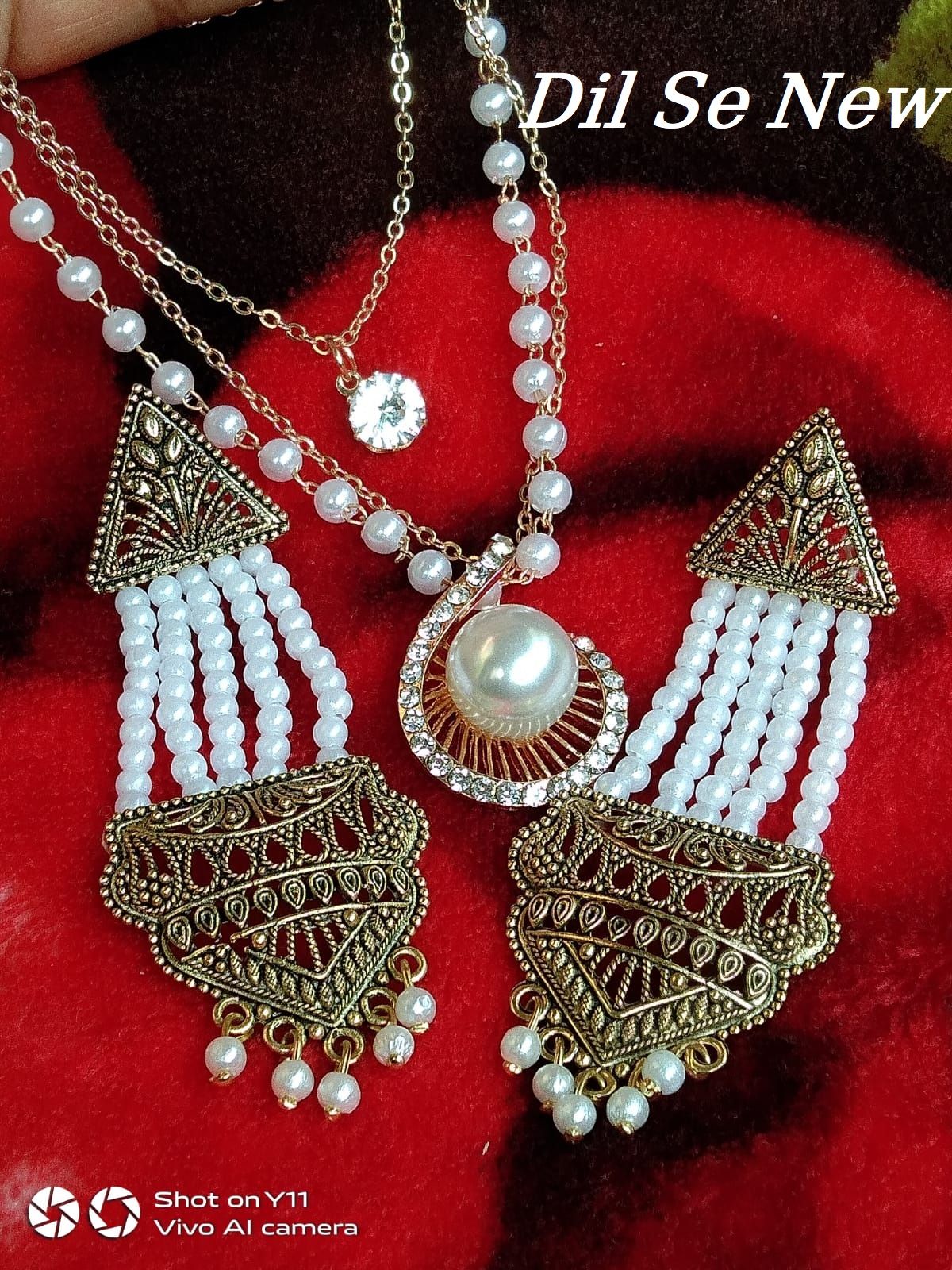 Fashionable Unique Trendy Mala Pendants Necklaces Earrings set. It's for women and lady