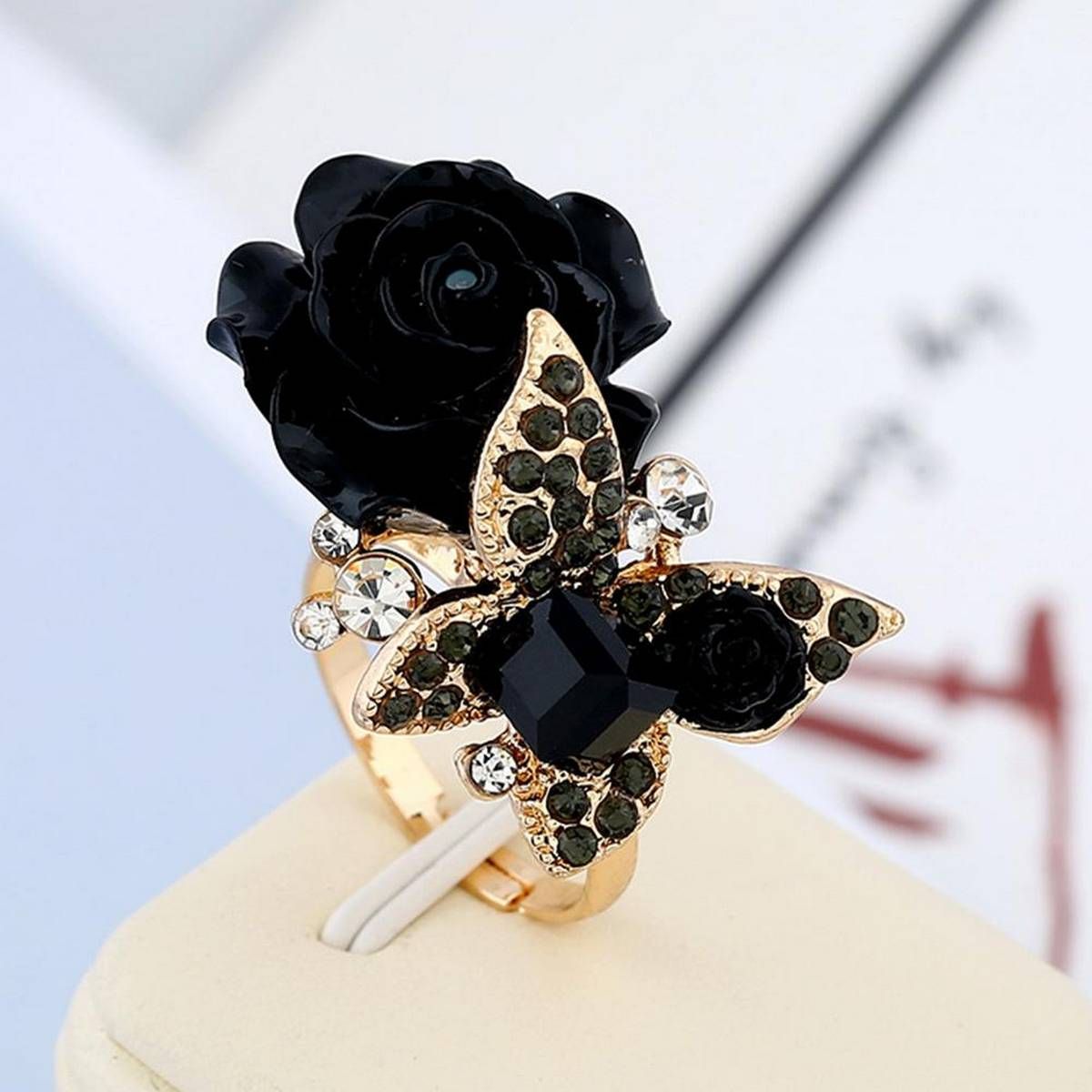 Exquisite Retro Rose Ring With Pattern Female European And American Jewelry For Party
