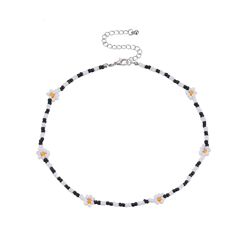 2021 New Korea Lovely Daisy Flowers Colorful Beaded Boho Statement Short Choker Necklace for Women Vacation Jewelry