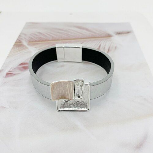 Bohemian Magnetic Tube Bar Clasp Bracelets for Women 2020 Fashion Ladies Leather Wide Wrap Crystal Bracelet Female Jewelry Gift