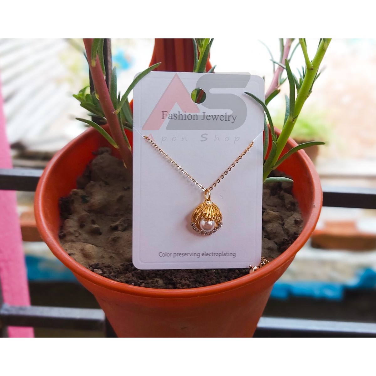 Gold Plated Necklace Chain with Beautiful Locket for Women or Girl
