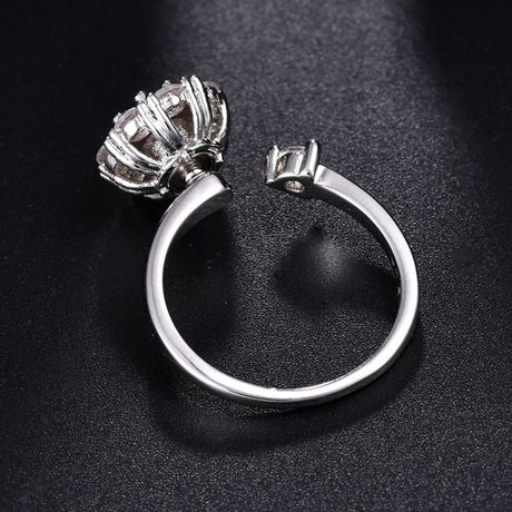Vibrato Rotatable Opening Zircon Lucky Finger Ring