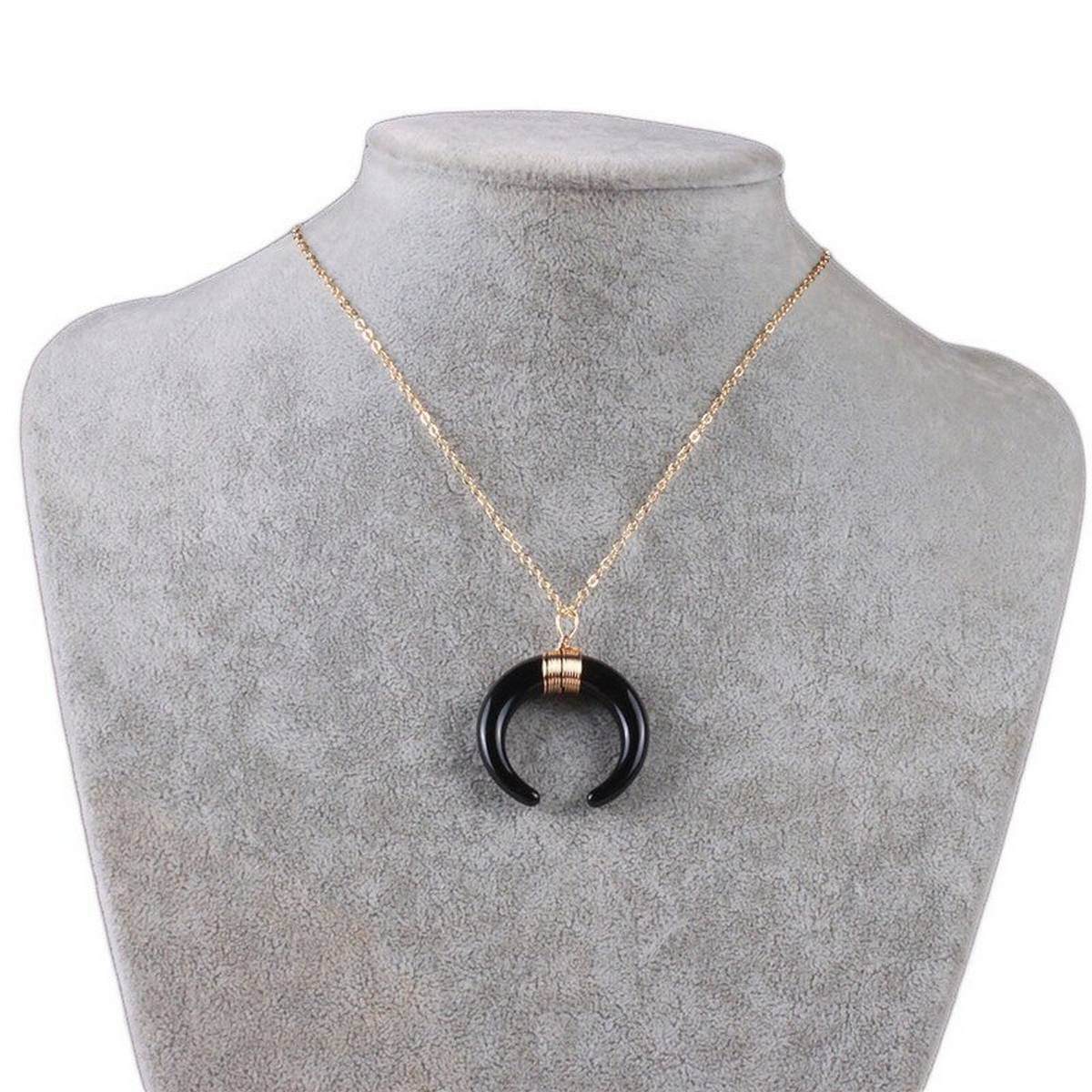 Simple Design White Ivory Bone Horn Pendant Necklace For Women Black Crescent Moon Chokers Necklaces Fashion Jewelry A475