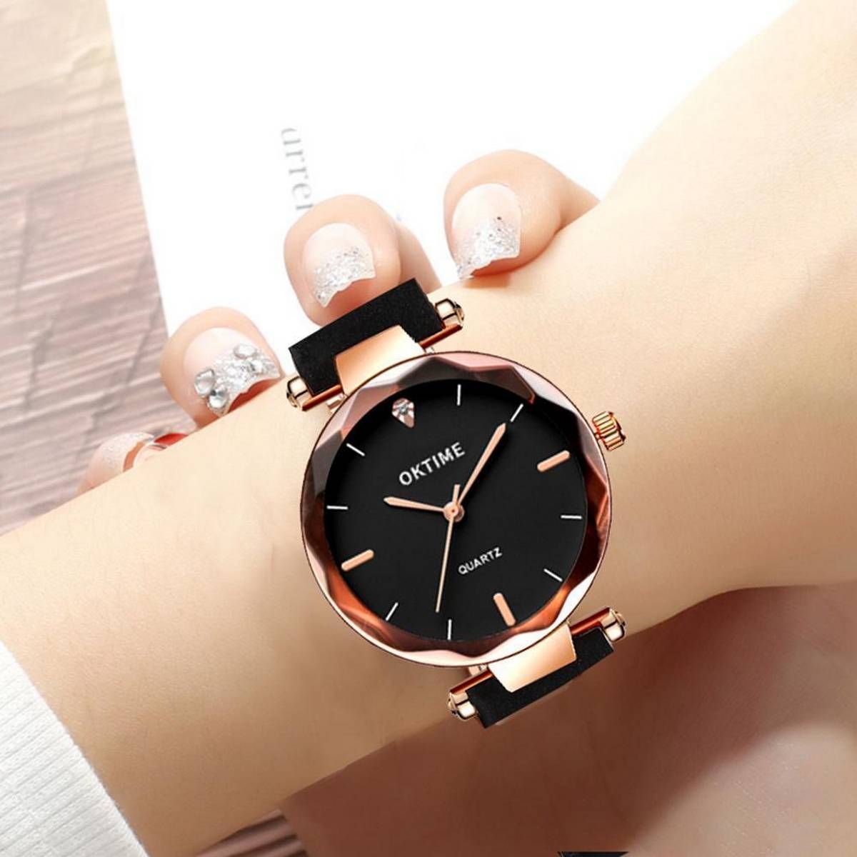 Magnet Analog Watch For Women