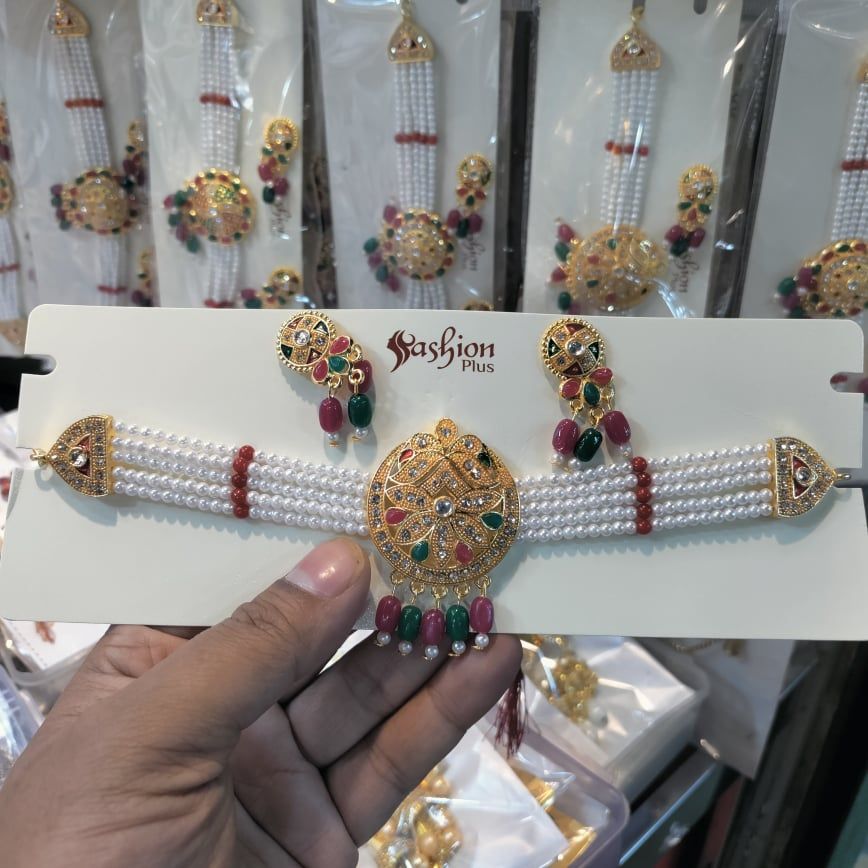 Exclusive & Uncommon Cristal Choker Set For Women (Choker+Earring)