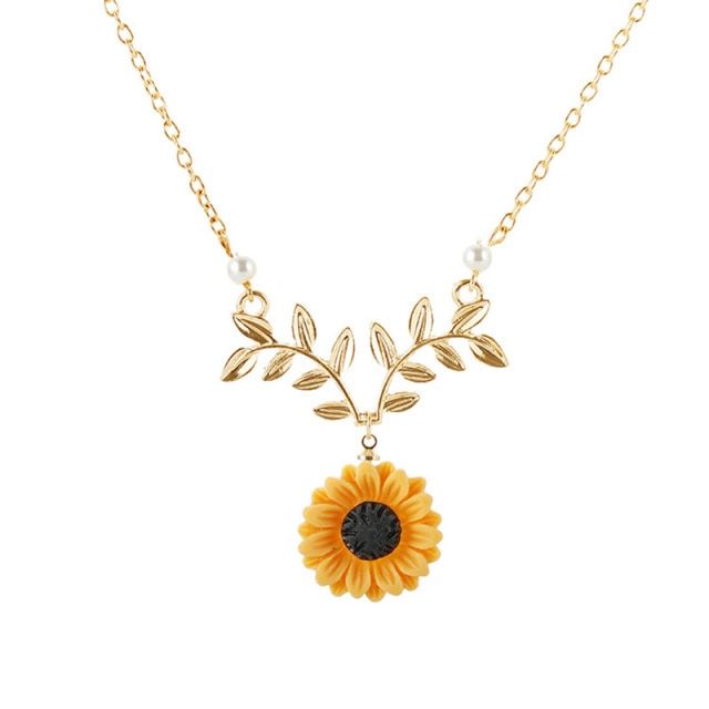 Fashion Delicate Sunflower Pendant Necklace for Women, Creative Imitation Pearl Jewelry Necklace Chain