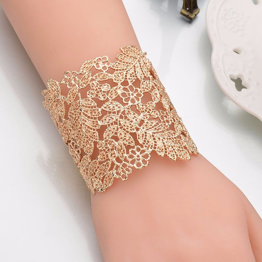 Top Retro Style Vintage Hollow-Out Leaf Shape Lace Wristband Bracelet Bangle Lady Girls