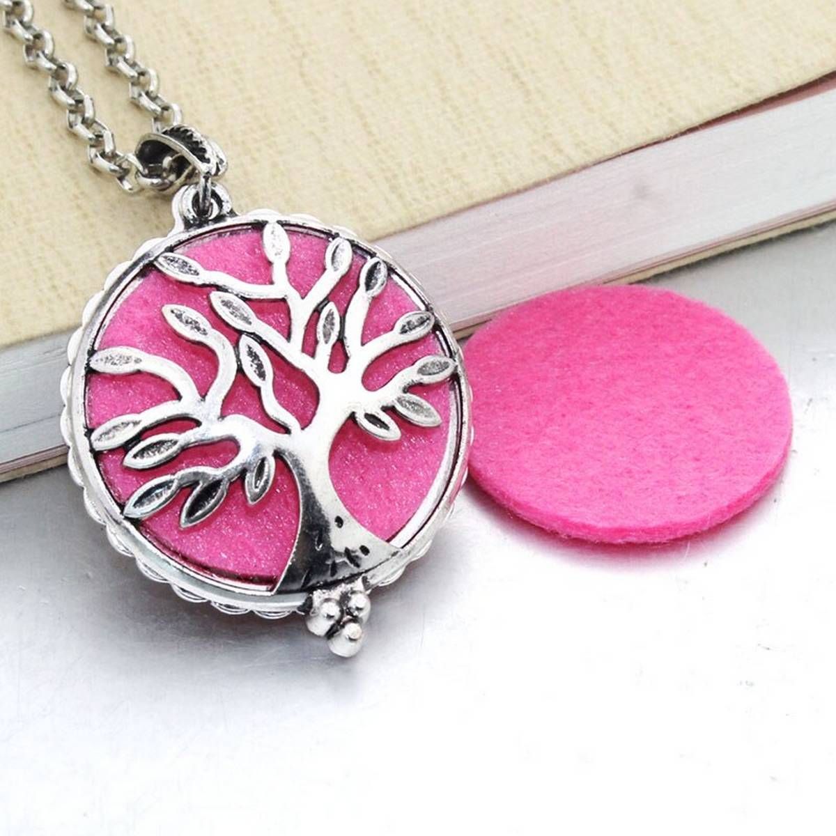 Aroma Diffuser Necklace Open Antique Vintage Lockets Pendant Perfume Essential Oil Aromatherapy Locket Necklace With Pads 8532