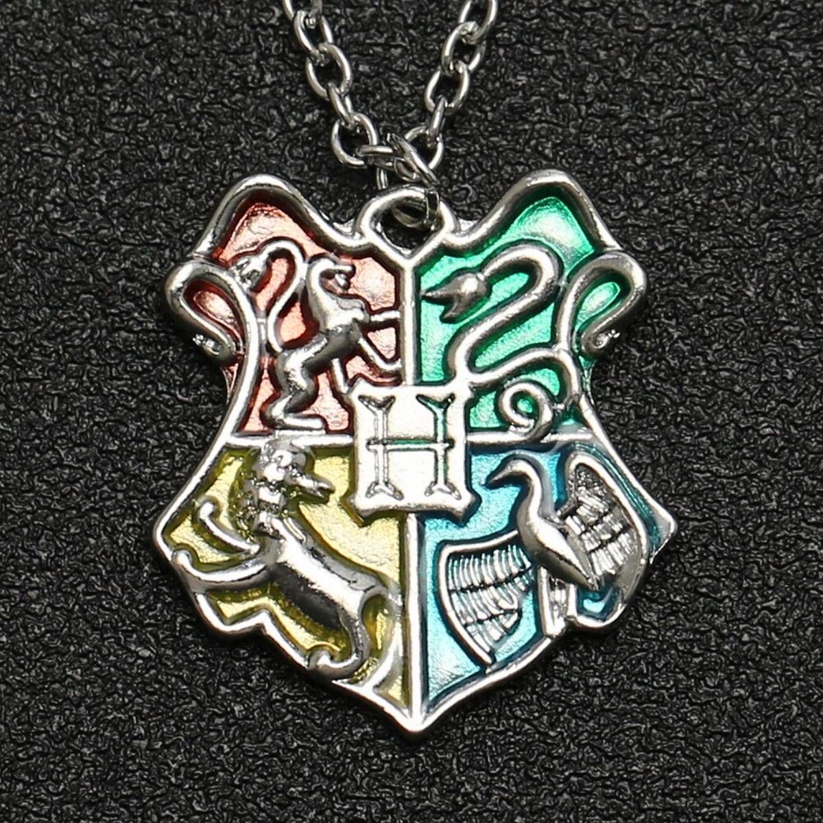 Hogwarts School Badge Crest Necklace Lion Hufflepuff Ravenclaw Slytherin Enamel Vingtage Retro Pendant Movie Jewelry Wholesale