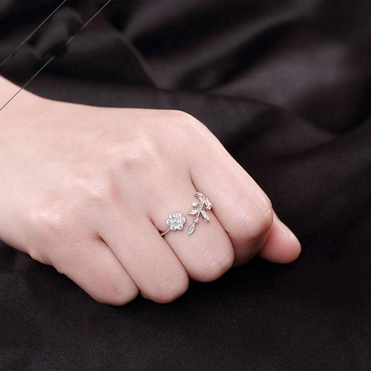 Arrows Zircon Lady Ring