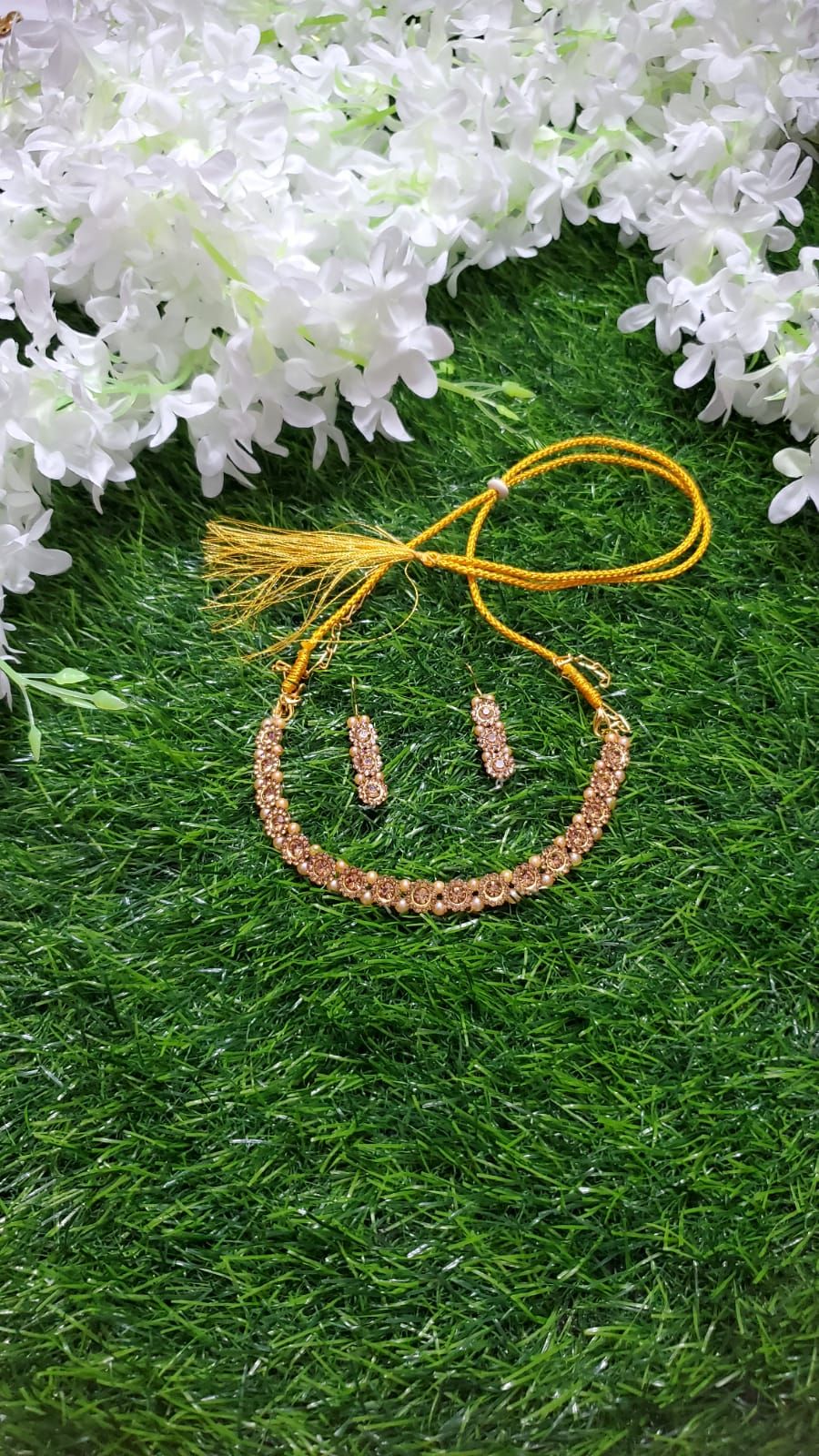 Jewellery set for women.