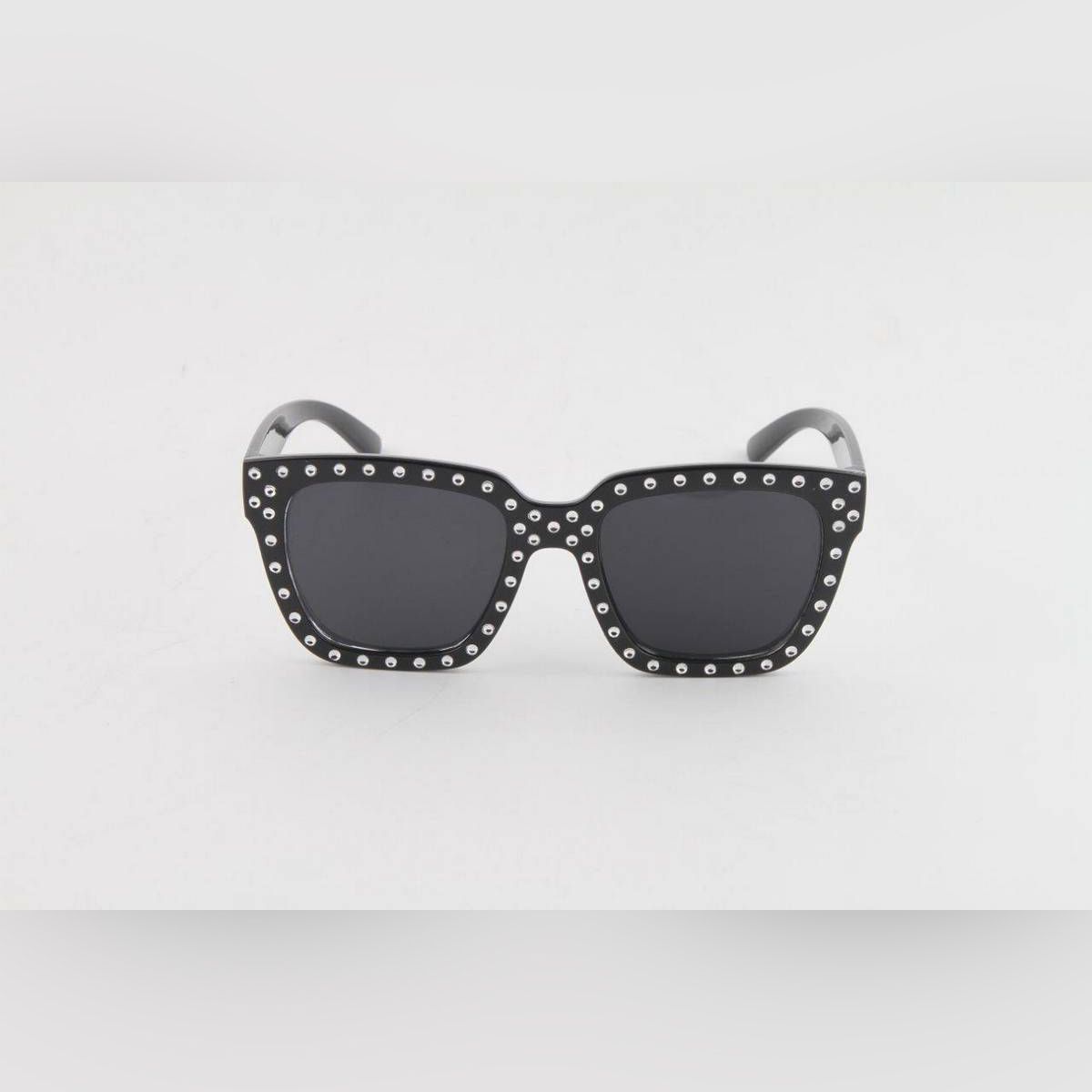 black polycarbonate sunglass for women