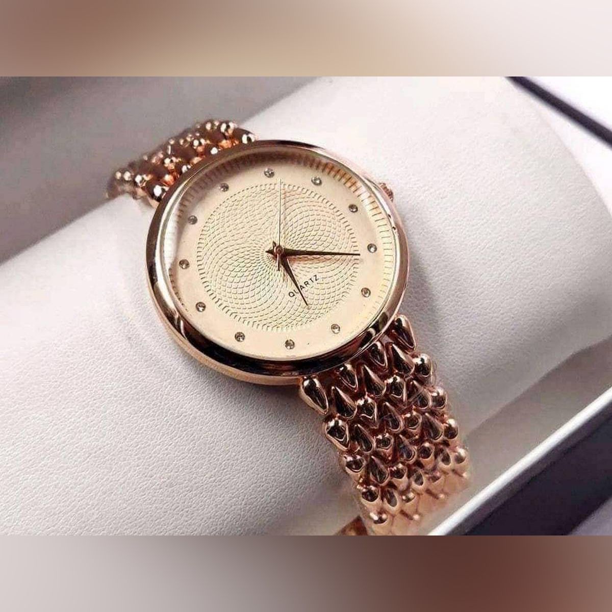 Exclusive Stainless steel Ladies Watch - Golden