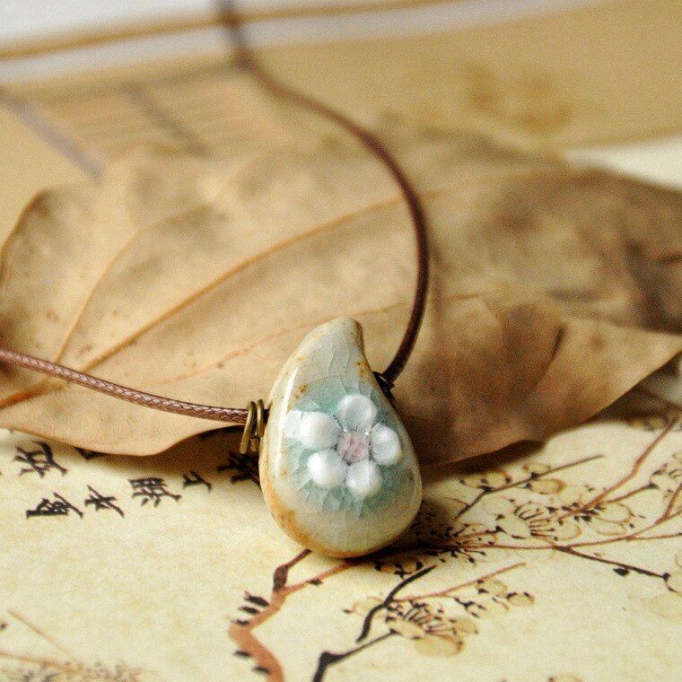 Personality Hand-kneaded Ceramic Flower Pendant Necklace Simple Vintage Ethnic Style Jewelry Fashion Girl Women's Accessories
