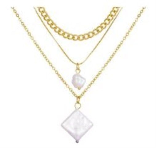 woman chian nacklas jewellery