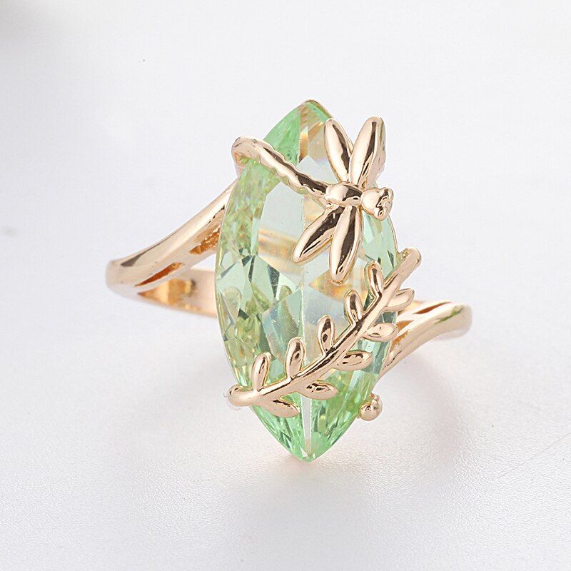 New Design Cute Dragonfly Rings Fashion Girl Princess Green Color Cut Stone Engagement Wedding Ring Jewelry for Women Best Gift