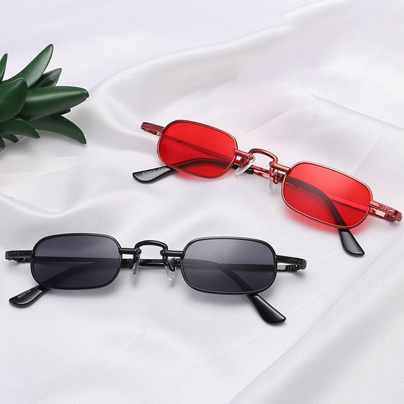 Retro Small Square Metal Steampunk Sunglasses Women Men Fashion Glasses Brand Designer Vintage Sunglasses Female High Quality Sunglasses