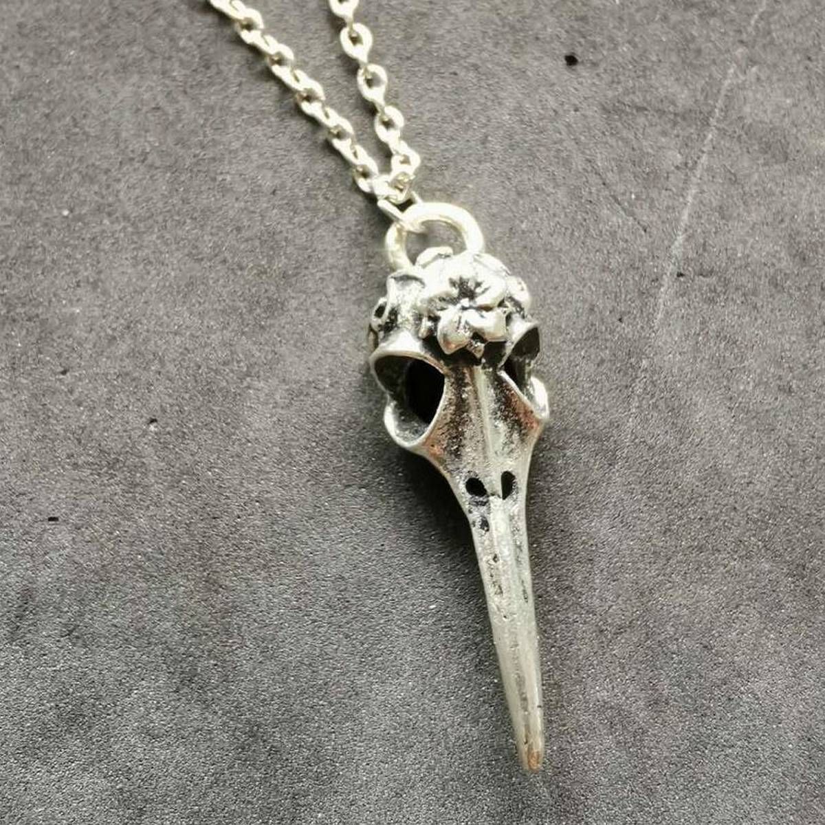 Gothic Crow Raven Bird Skull Necklaces Design Necklace For Women Men Charms Wiccan Pagan Pendant Choker Collier Bijoux Jewelry