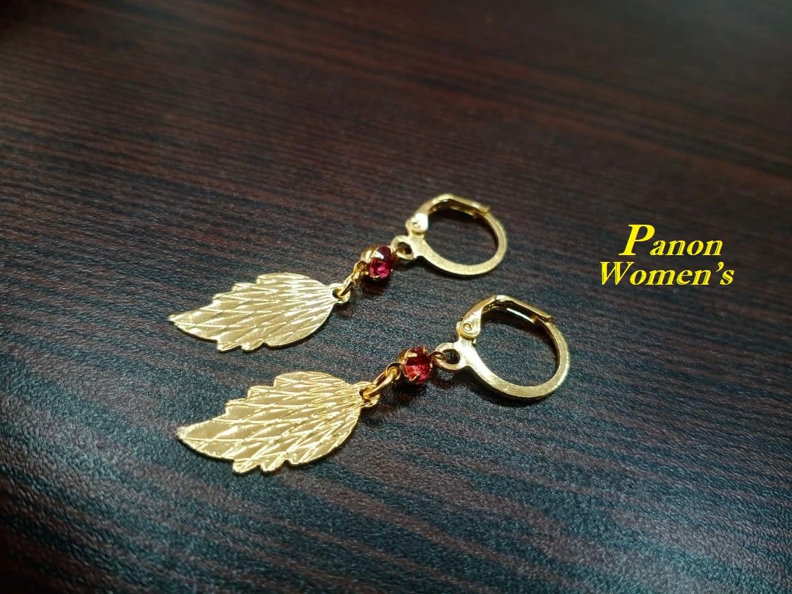 Leef Design Earings For Women & Girls. Trendy Design Unique Model Ear Ring Golden With White Small Stone. C:25D.