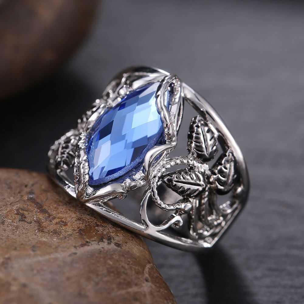 Huitan Fashion Wide Women Ring for Party Daily Wearable Jewelry Noble Rhombus Cut Blue Horse Eye Drill Stone Hollow Leaf Rings