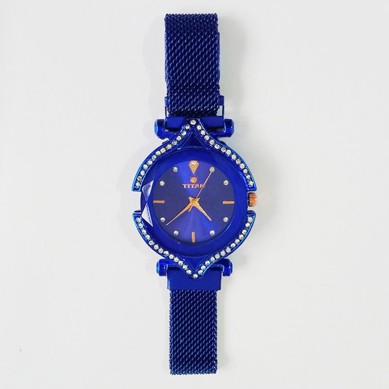 Magnet Womens Luxury Dimond Watch - Blue Color