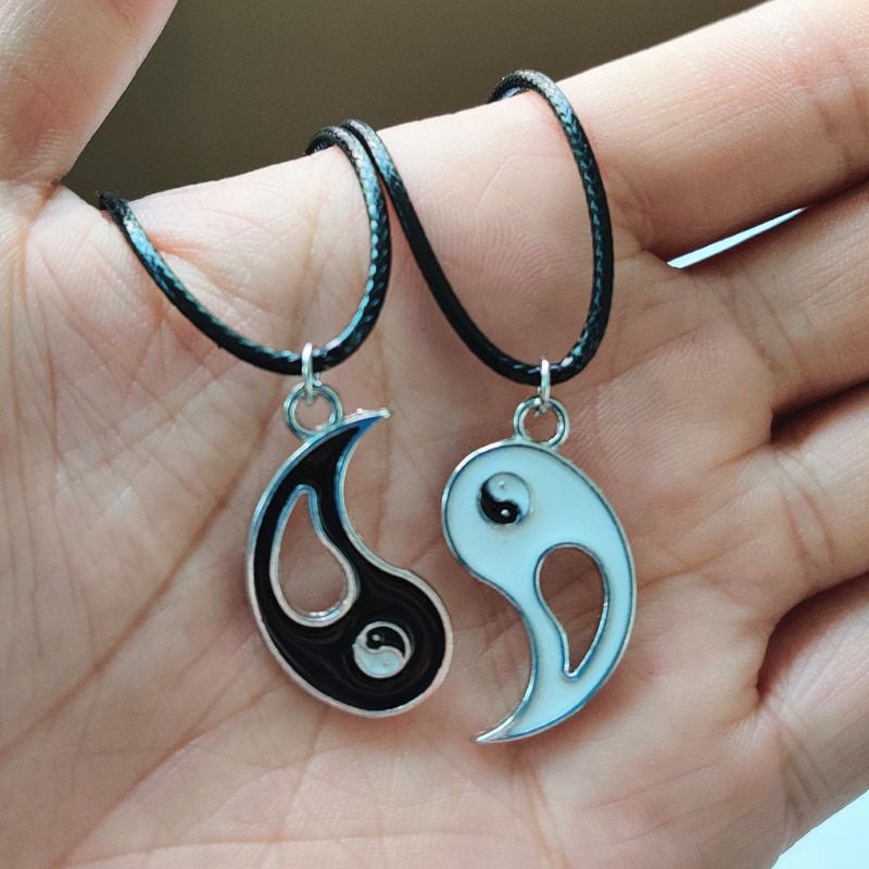 Fashion Necklaces Eight Diagrams Black and White Yin Yang Gossip Pendant for Couples Lover Best Friends Friendship Women Unisex