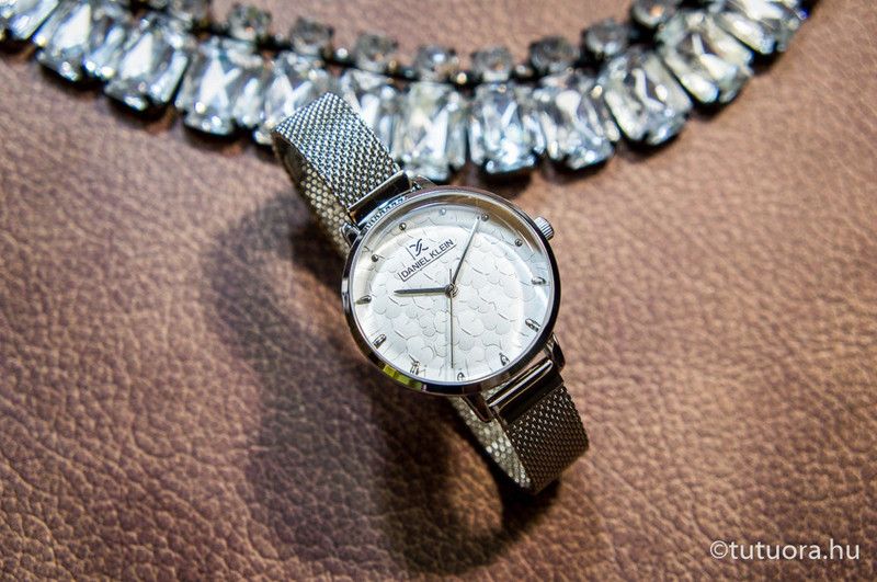 Premium-ladys Analog Watch - For Women DK11637-1