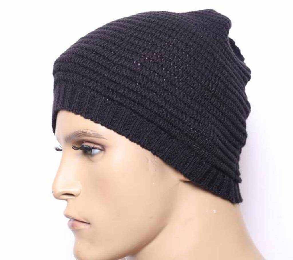 Black woolen Winter caps for men