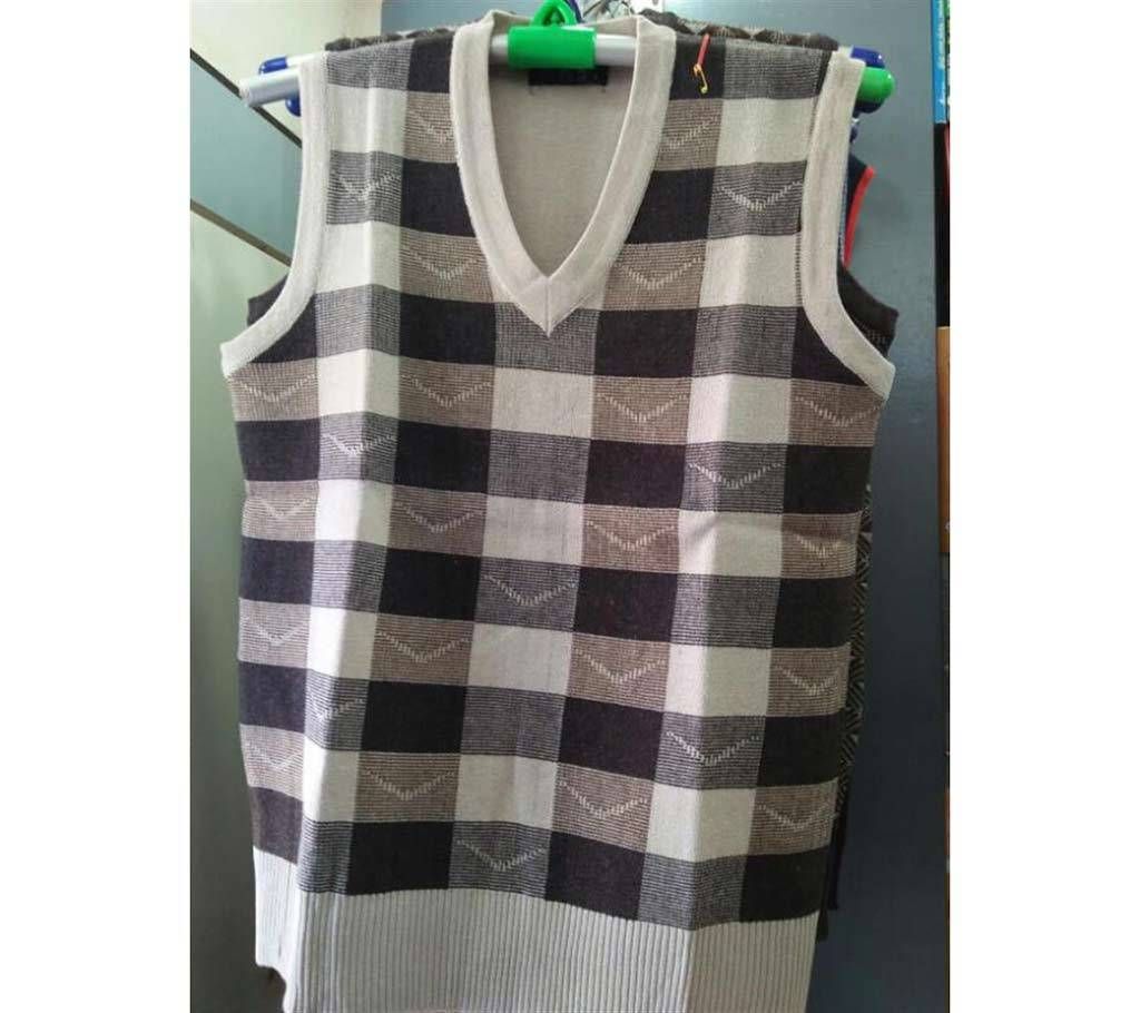 V Neck half Sleeve Thai Sweater - check cream
