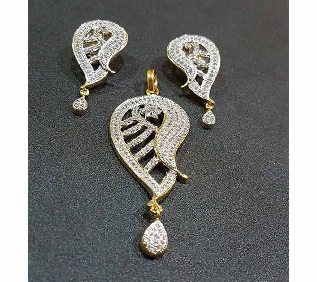Diamond cut stone setting pendant set