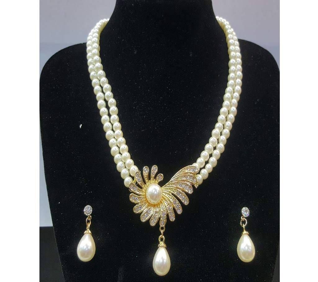 Pears setting necklace with matching ear ring