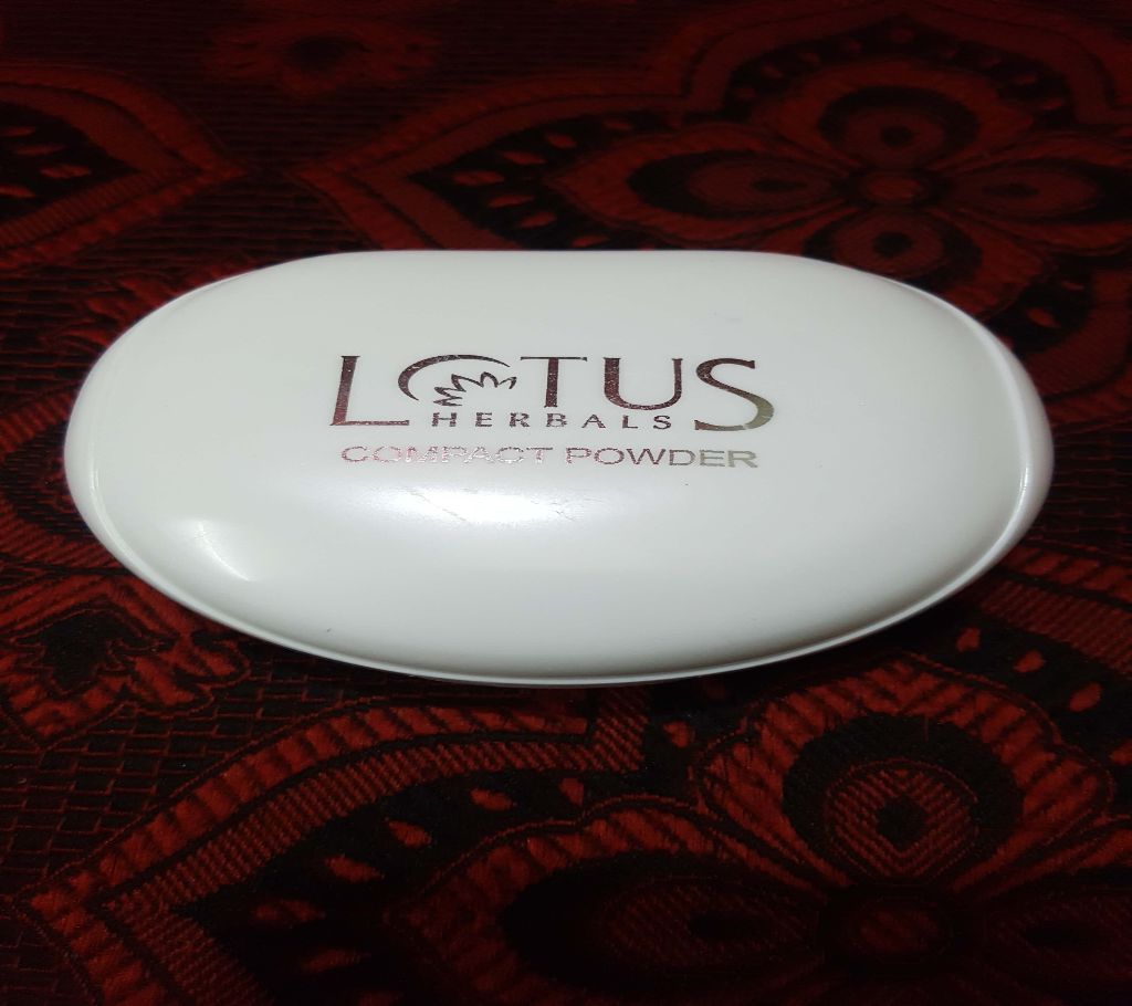 lotus herbal compact powder