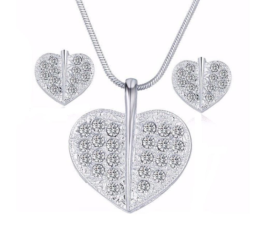 LOVE Shaped Pendant set  