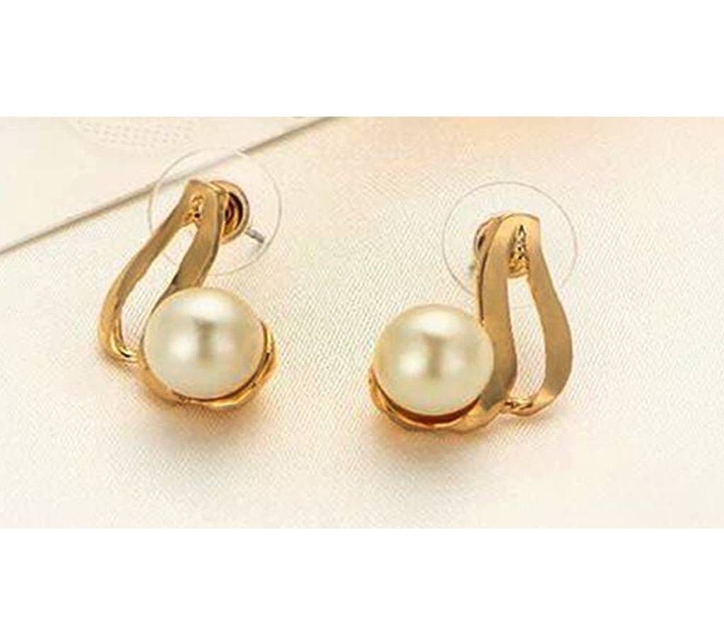 Women simulated pearls earrings crystal