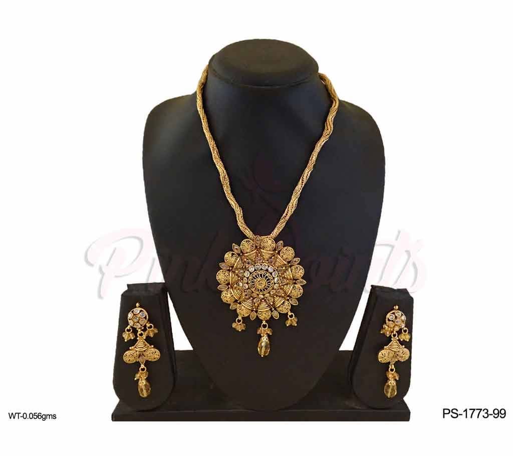 MOTI BASE RECTANGULAR SHAPE DESIGNER PENDANT (by Pink Point - PS-1773-99)