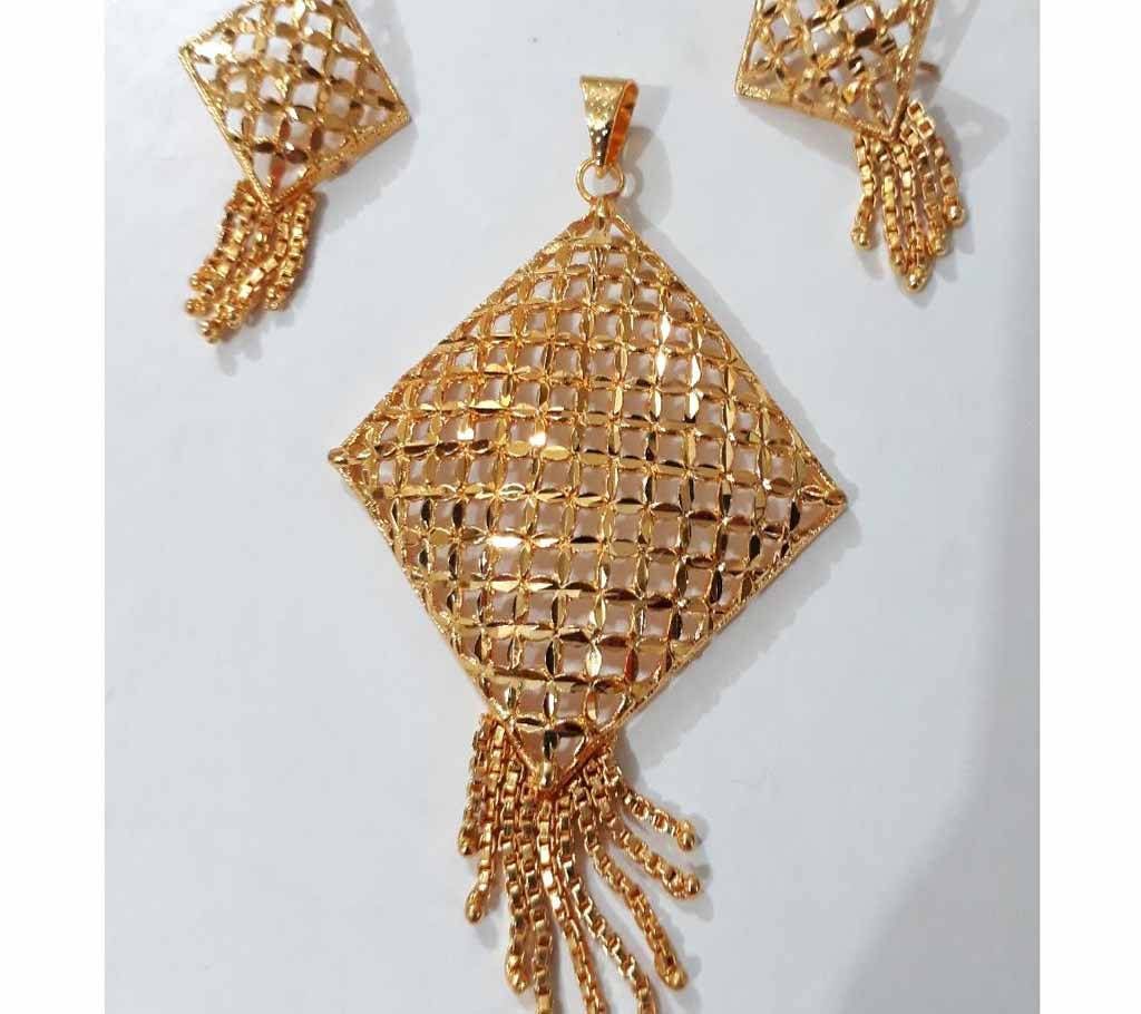 Ear Ring with Pendant