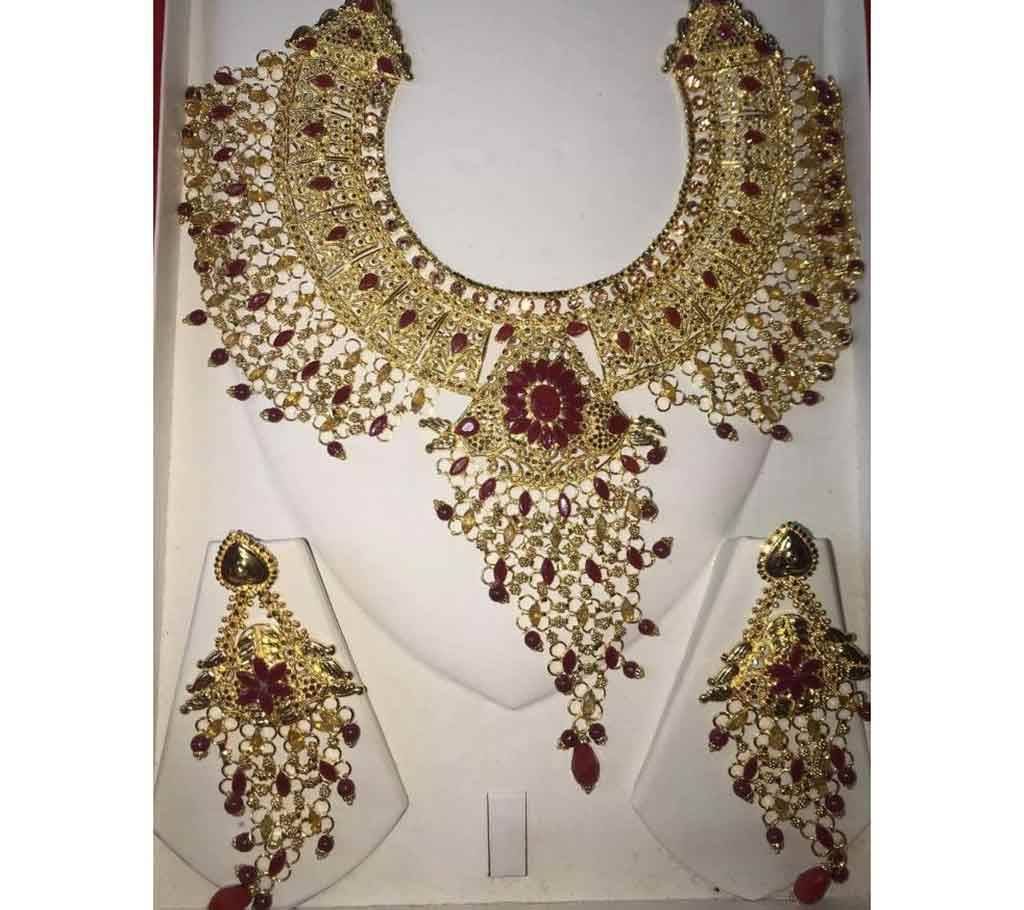 metal necklace