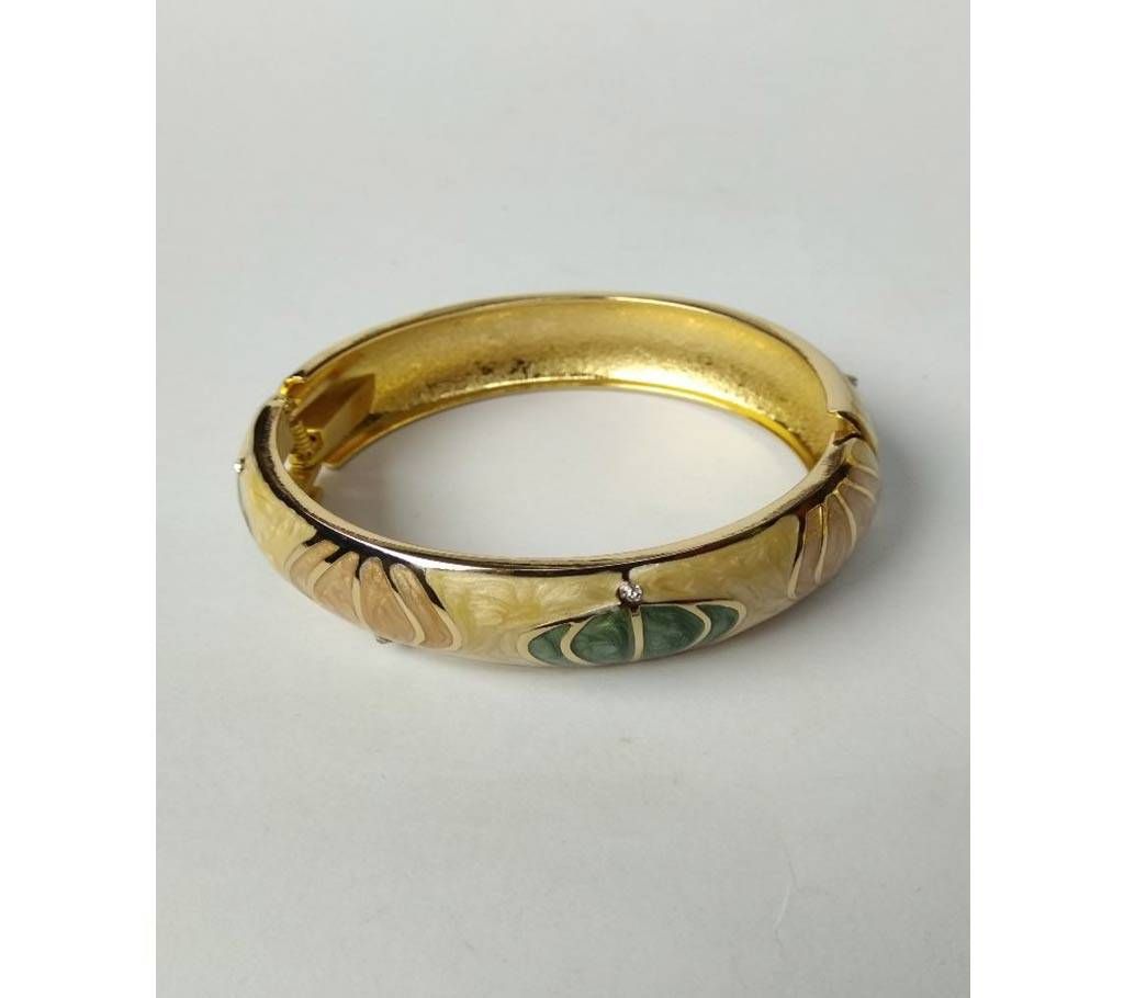 Fashion Stainless Golden Design Bracelet For Women