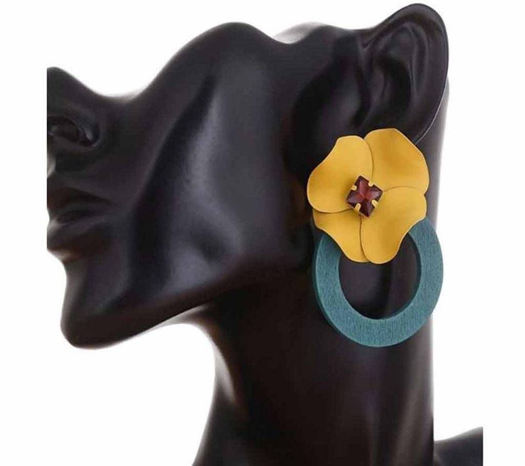 Flower Shape Acrylic Stone Stud Earrings For Women