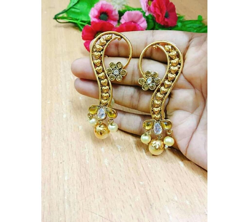 stone and beads setting earring 