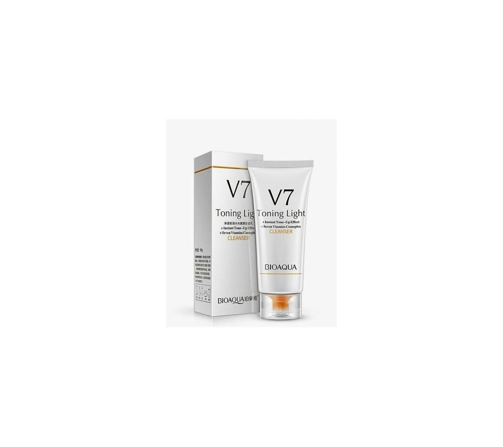 V7 Cleansing Foam ( Bioaqua)