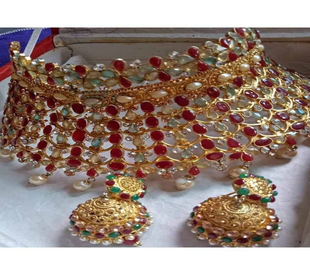 choker neckpiece