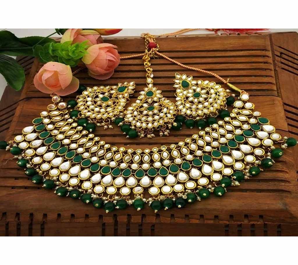Dabbi Kundan Choker Set 16 Yellow Silver with Dark Forest Green Muktas