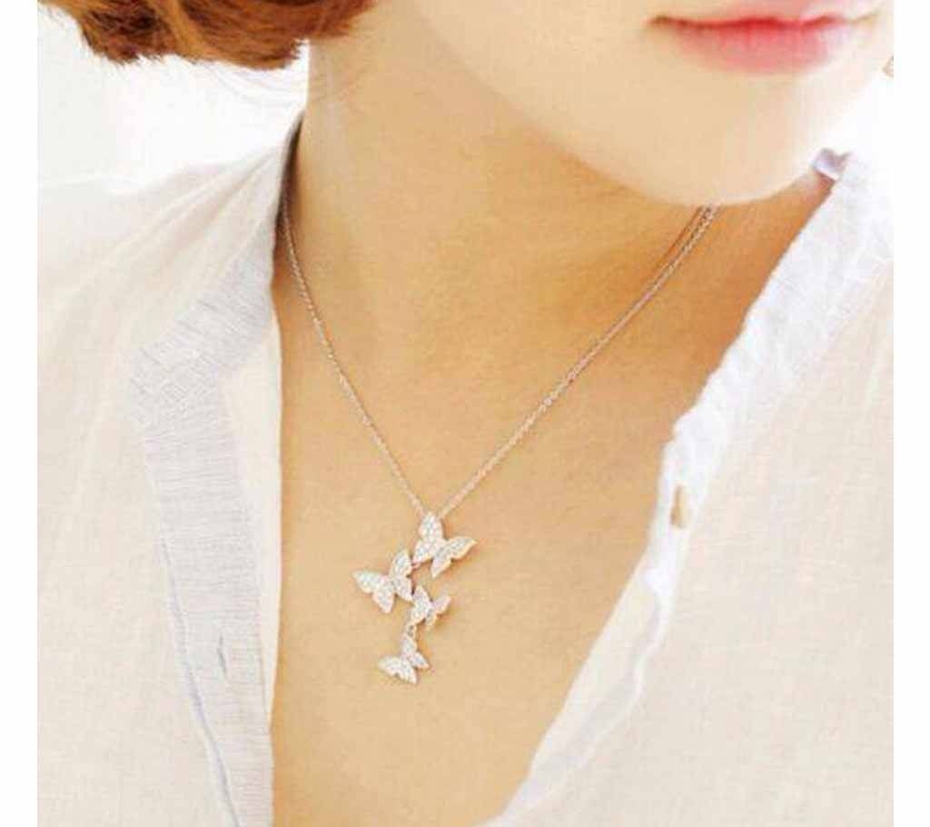 Flower shaped pendant