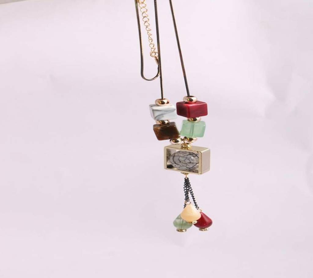 metal and stone setting pendant 