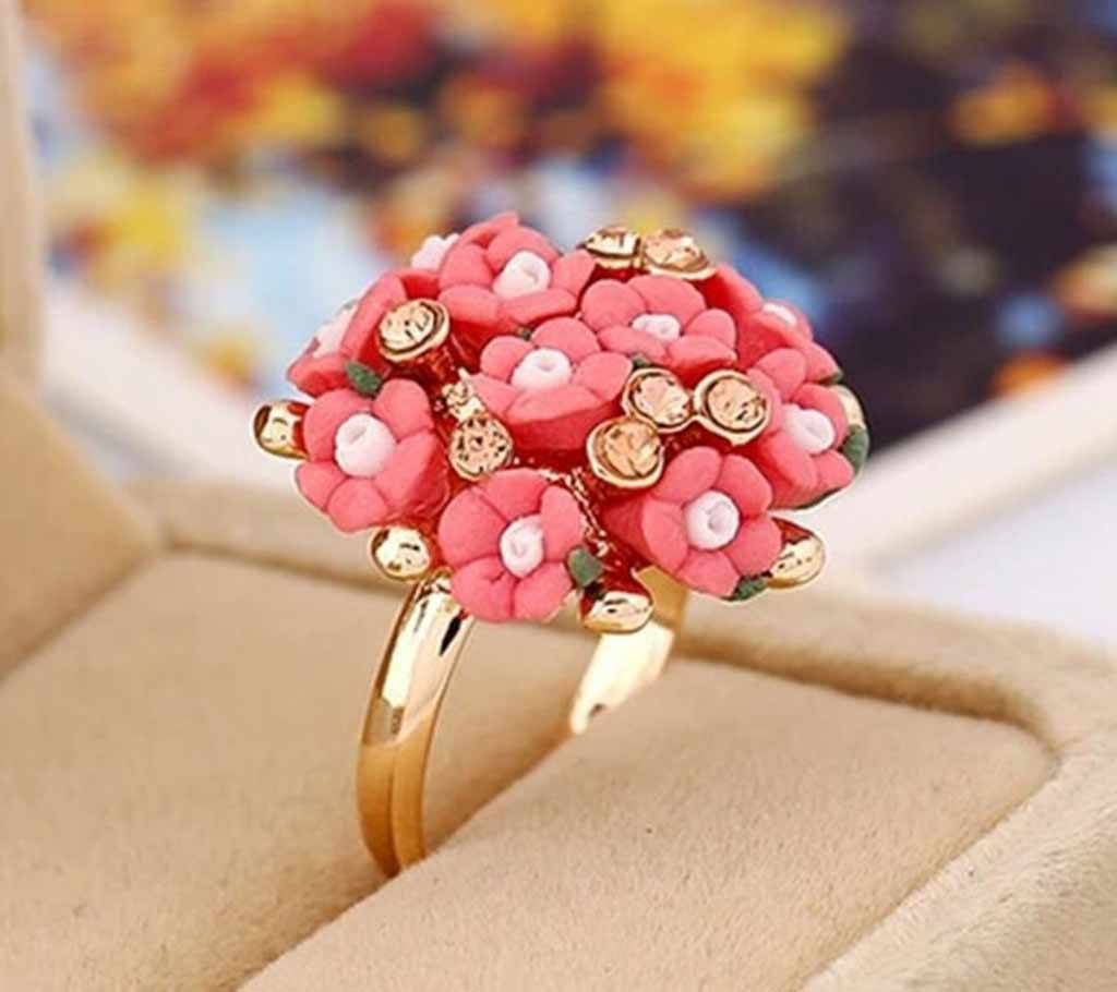 Rose shaped finger ring 