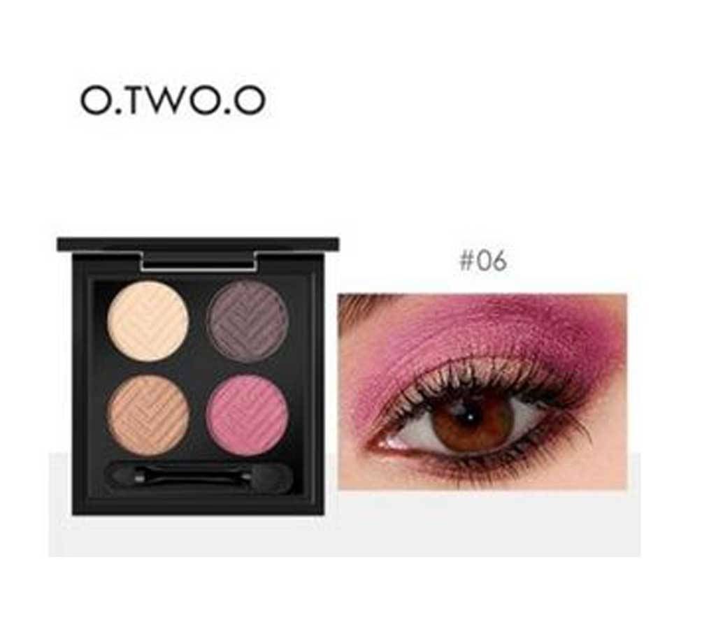 O.TWO.O 4 Color Eye Shadow Pallet - China