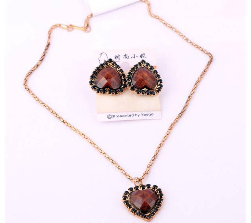 Stone Setting Pendant Set With Chain