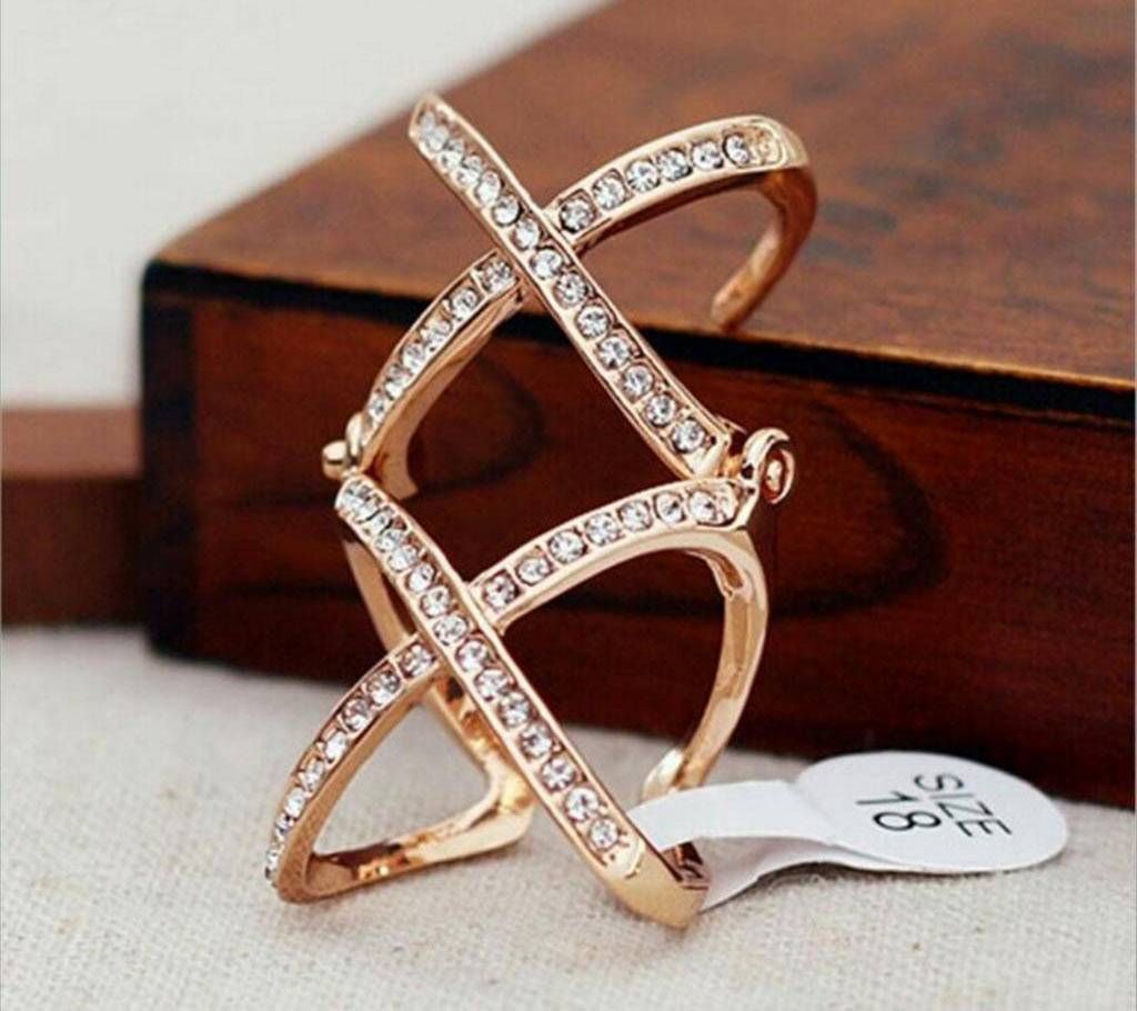 Cross finger ring