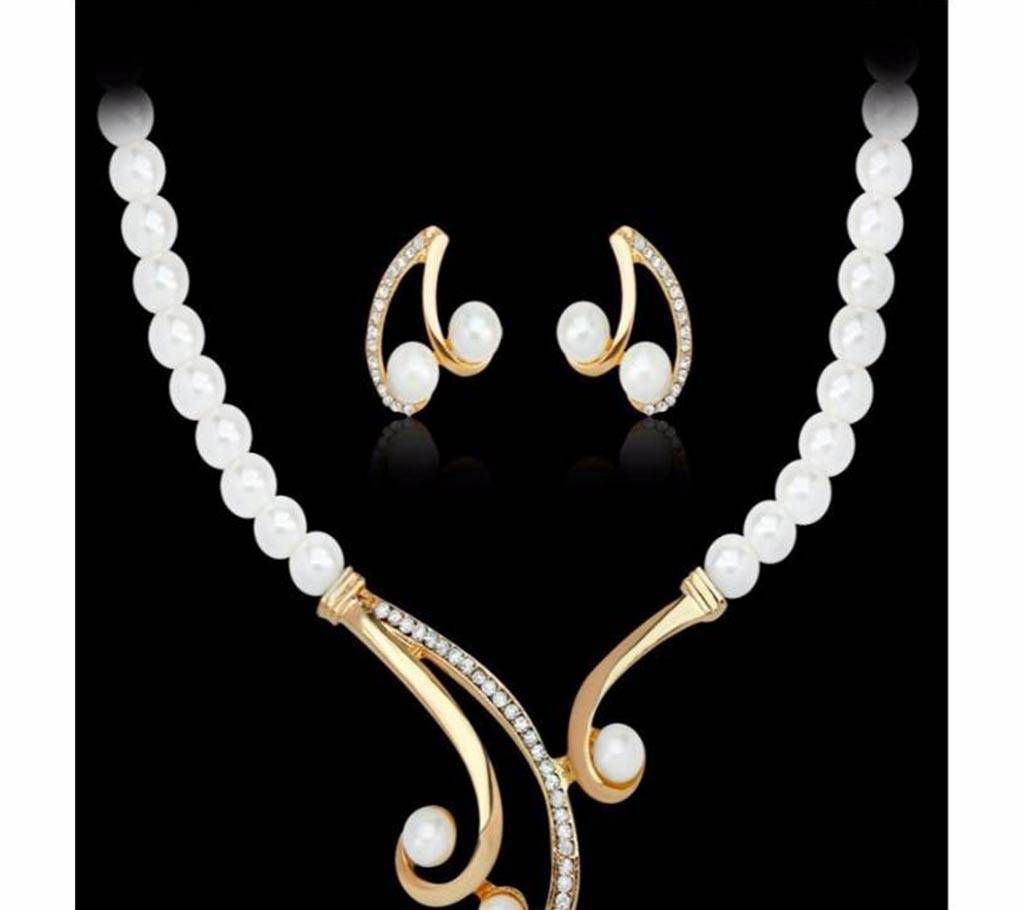 Rhinestone Crystal Pearl Necklace